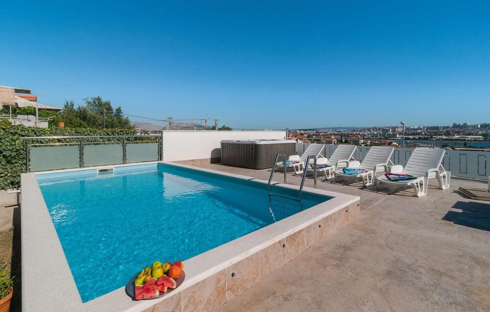 Nice Apartment in Solin With Wifi and Outdoor Swimming Pool