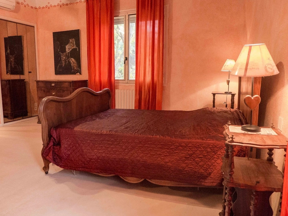 Spacious Holiday Home in Narbonne With Swimming Pool