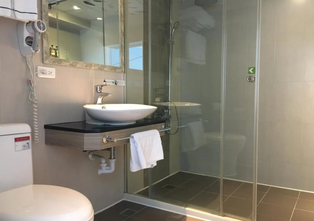 R8 Eco Hotel