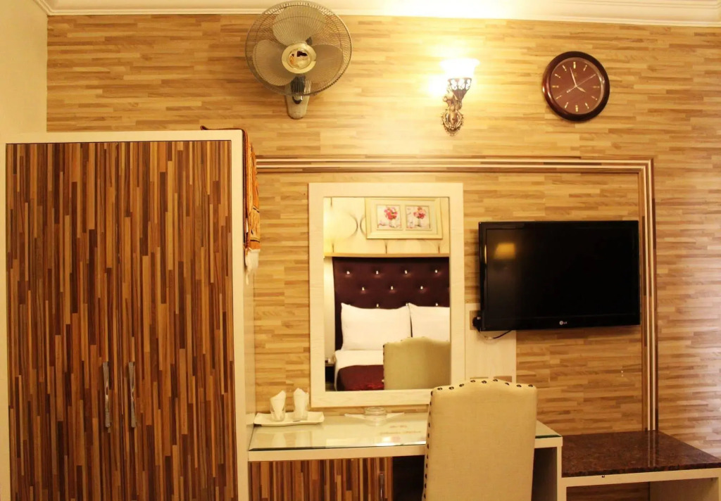 Sutchi Hotel