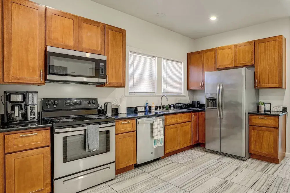 Spacious & Central! Pet-friendly Emeryville Home