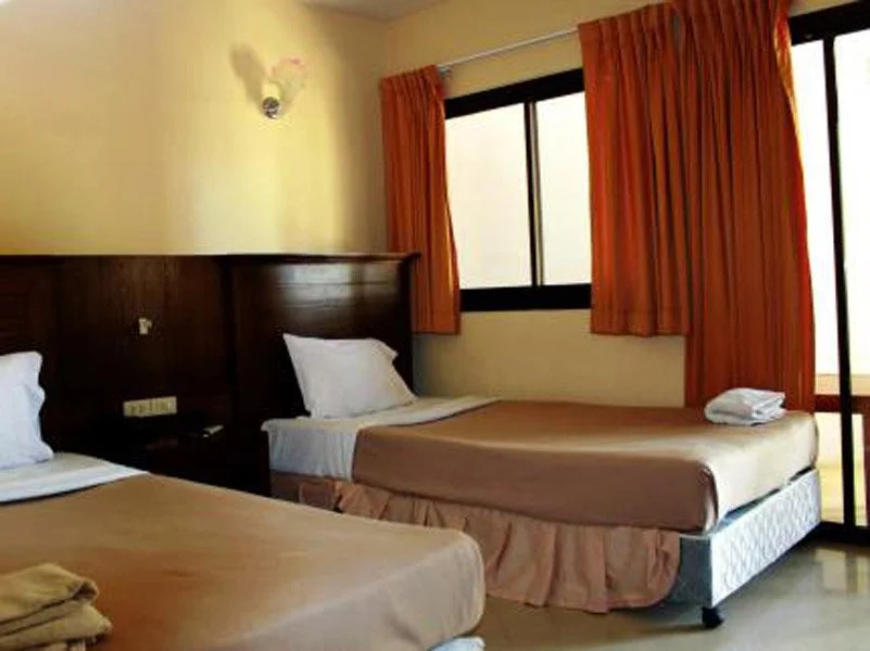 Drop In Club - Sunrise Hotel