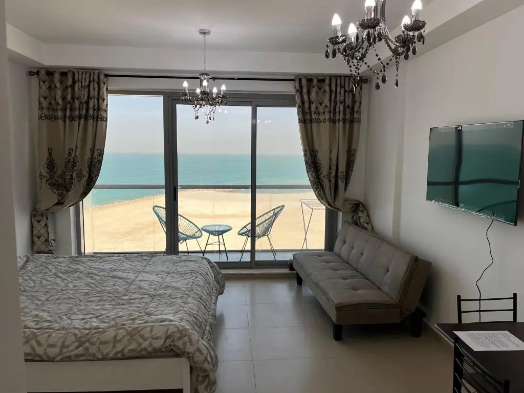 Beautiful Studio Apartment In Al Marjan Island