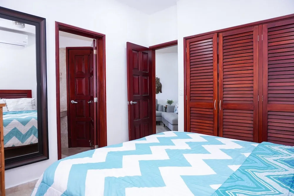 Magic Paradise A8 3 Bedroom Condo by RedAwning