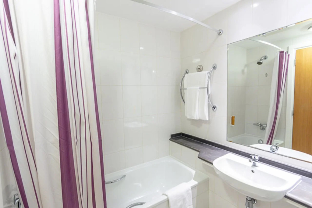 Premier Inn Abu Dhabi Airport Business Park