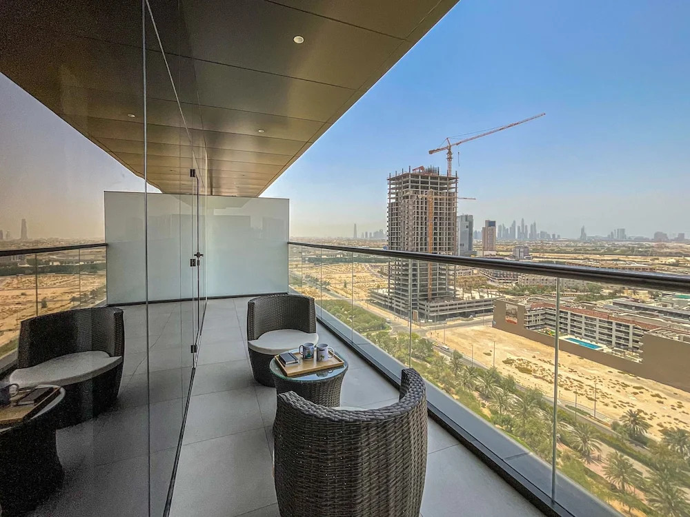 WelHome - Evergreen Apartment Amidst Vibrant JVC With Pool