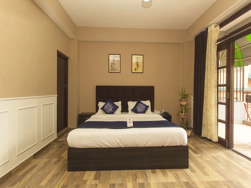 OYO 12335 Hotel Milestone