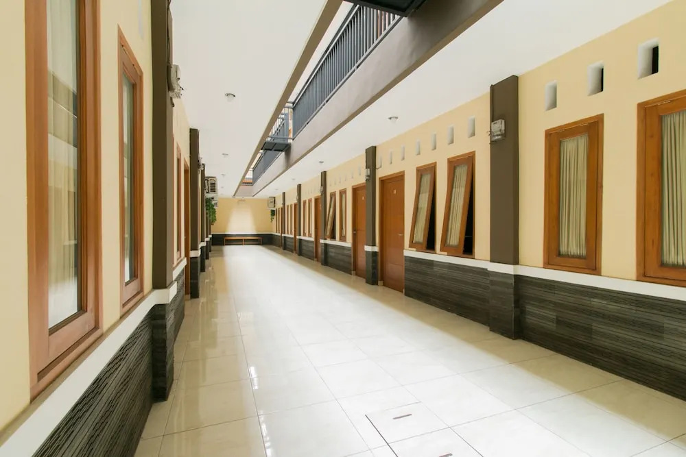 RedDoorz near Alun Alun Cianjur