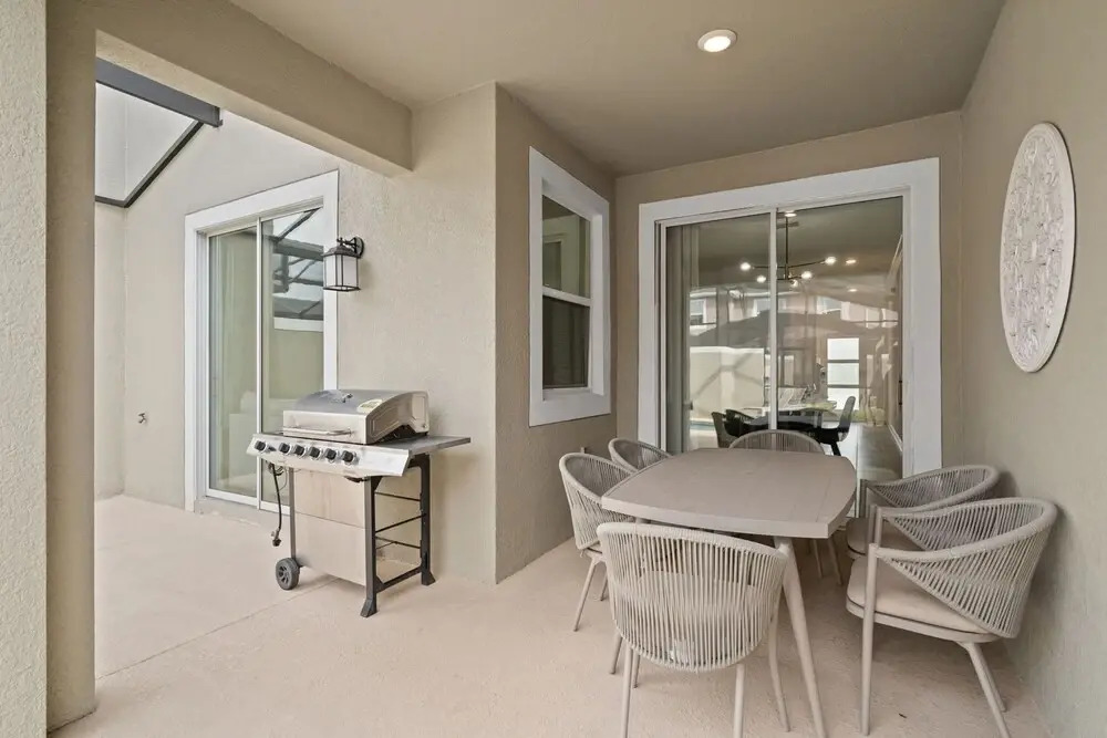 Stunning Home at Storey Lake Close to Disney