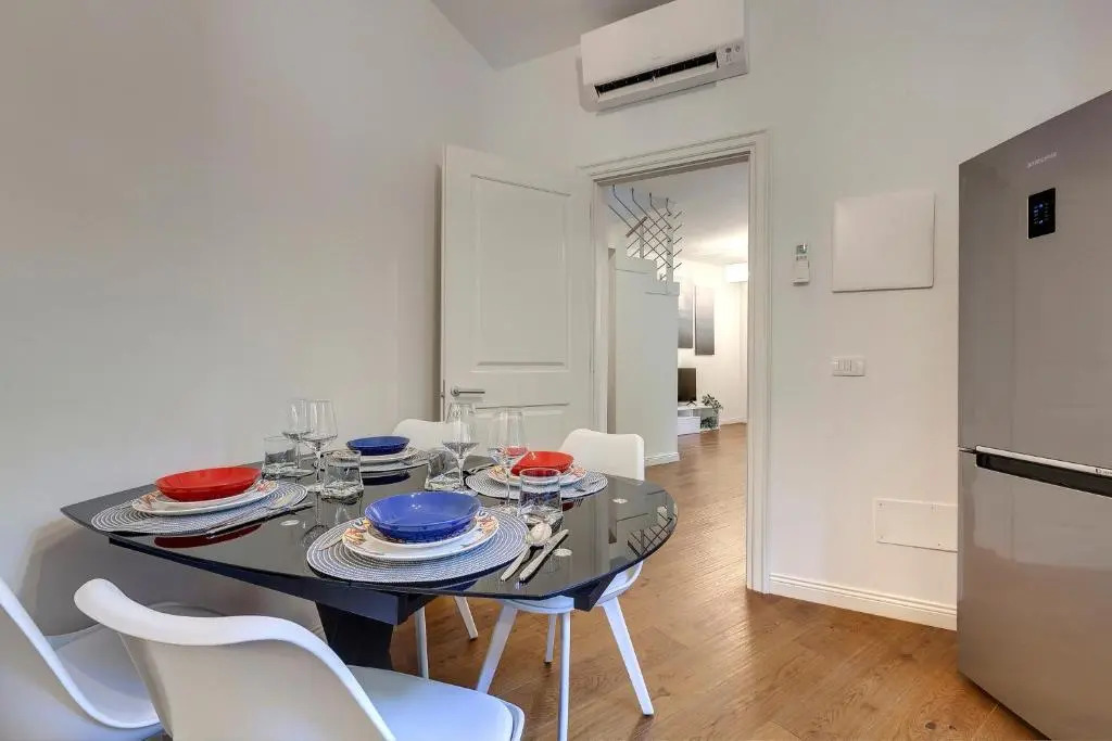 Bonnie - Clyde - Marvin Apartments by Mamo Florence