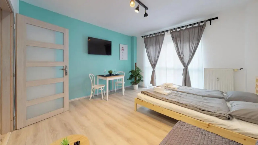Nautical Studio - Steps from Main Bus Station