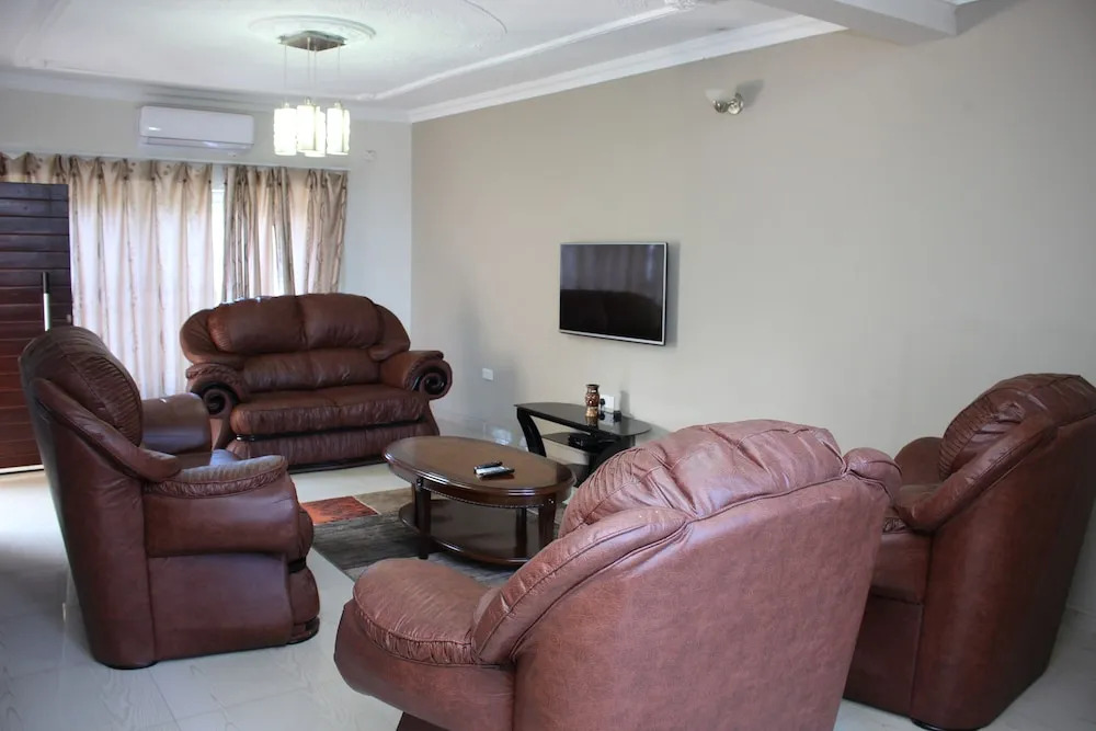 Royal Suites Apartments