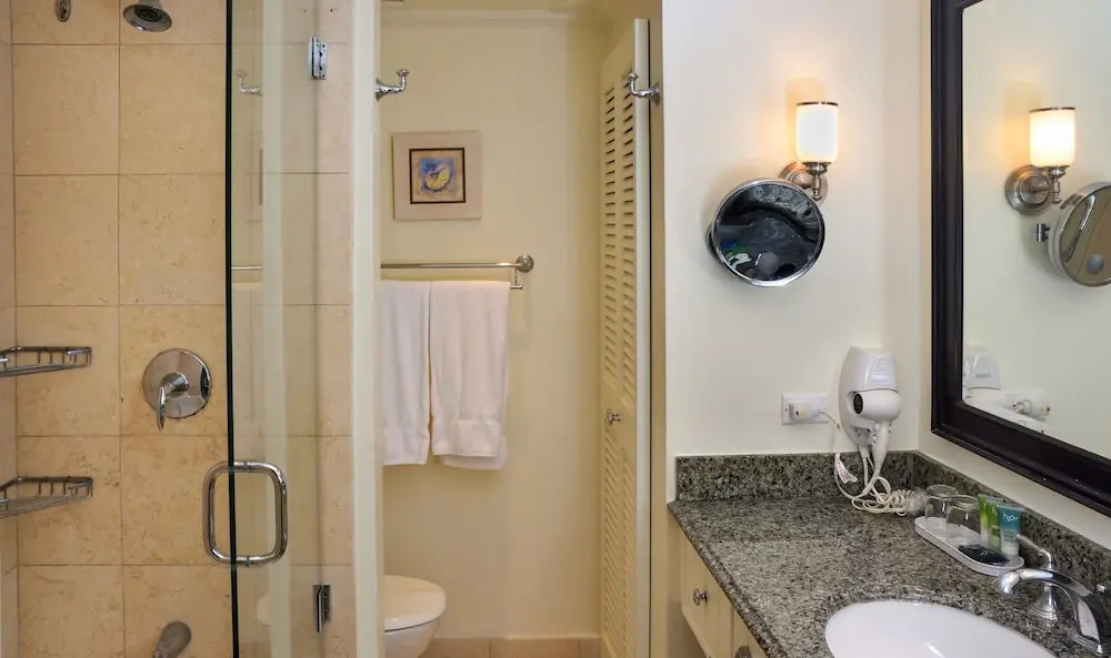 Royal Glitter Bay Villas