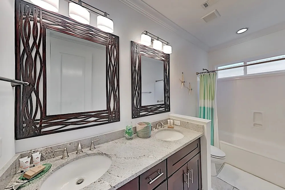New Listing! #bestvacationever: Beachside Getaway 4 Bedroom Home