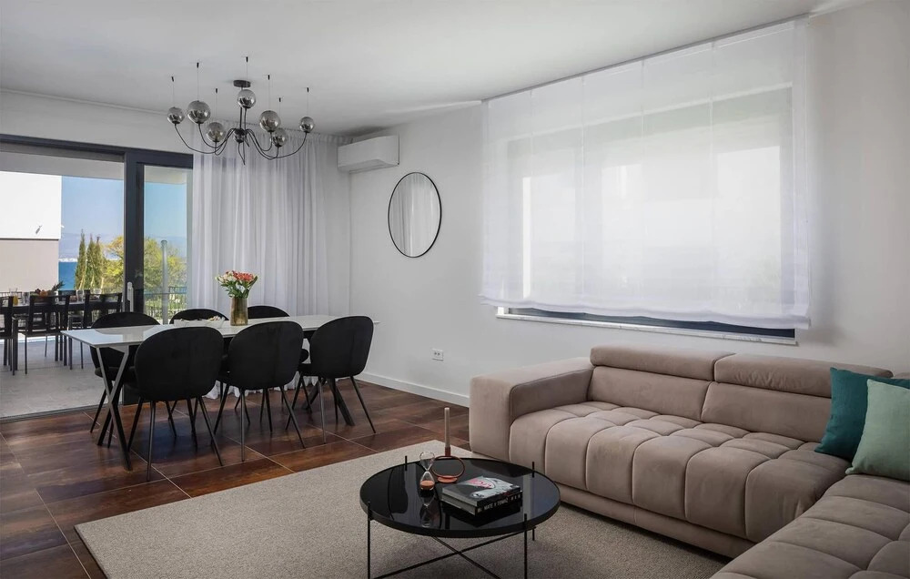 Lovely Apartment In Zidarici