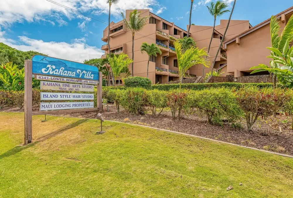 Hale O Kalani 2 Bedroom Condo by RedAwning
