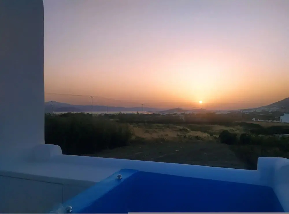 Lemonia Suites