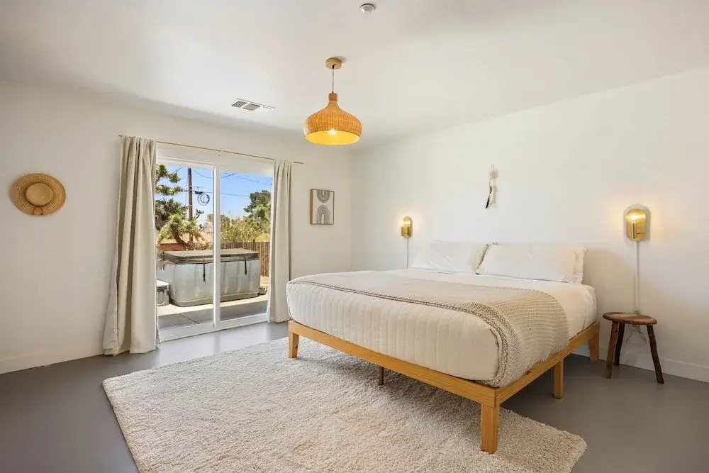 Bonanza In The Desert - Pool, Hot Tub, Grill 3 Bedroom Home by RedAwning