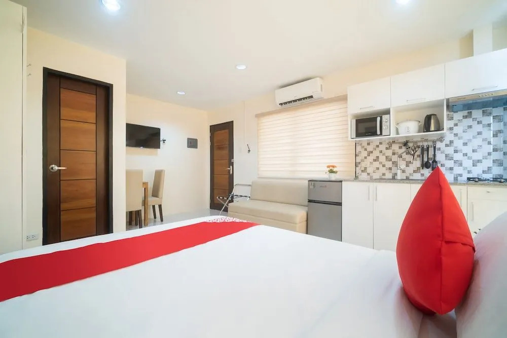 OYO 199 Solange Apartelle