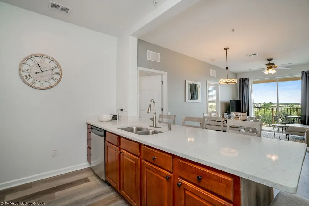 Stylish and Contemporary Vista Cay Hideaway - Lake View 3bd/2ba #3vc4126