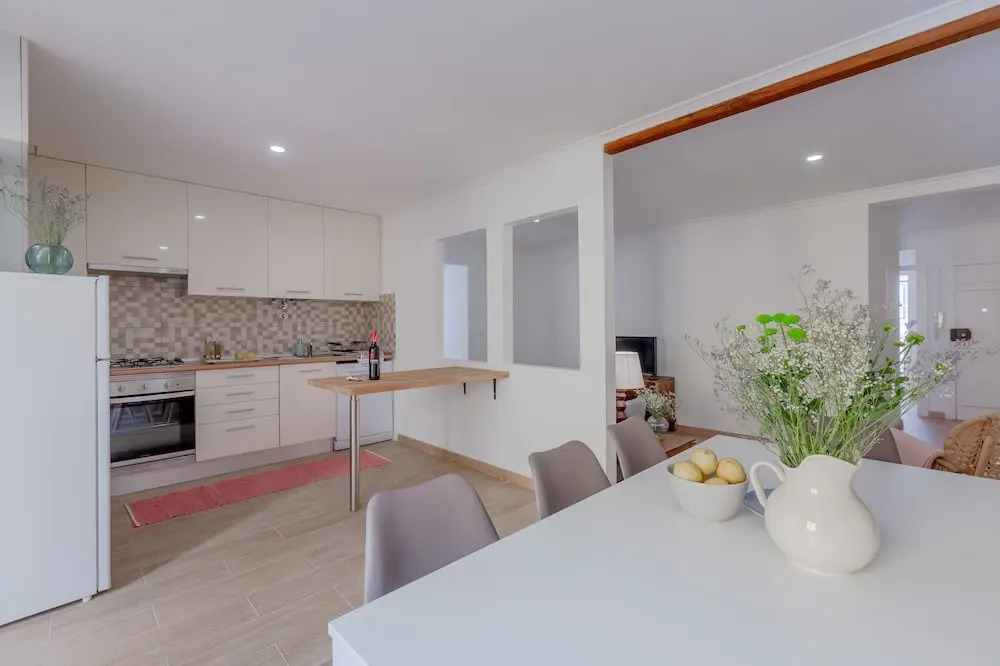 Bright & Spacious W/ Orange Tree Patio Apartment by TimeCooler