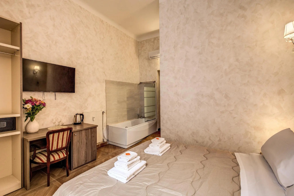 AMICI GUESTHOUSE