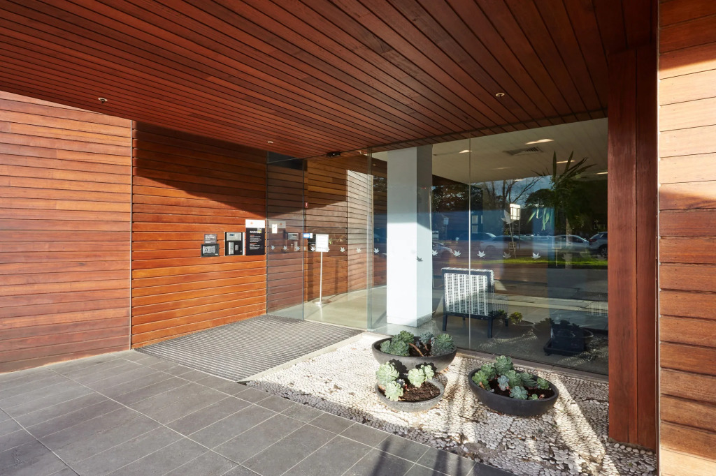 Dandenong Central Apartments Official