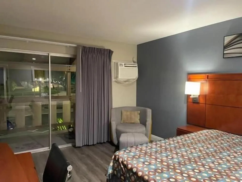 Bel Air Motor Hotel