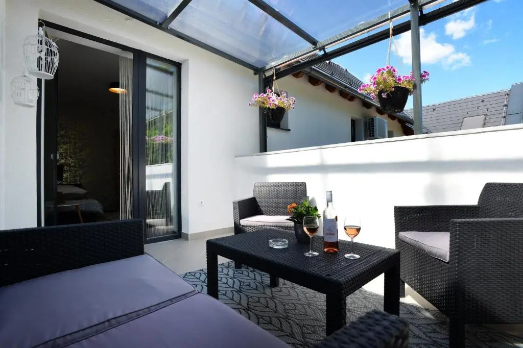 ONE Luxury Suites Eger
