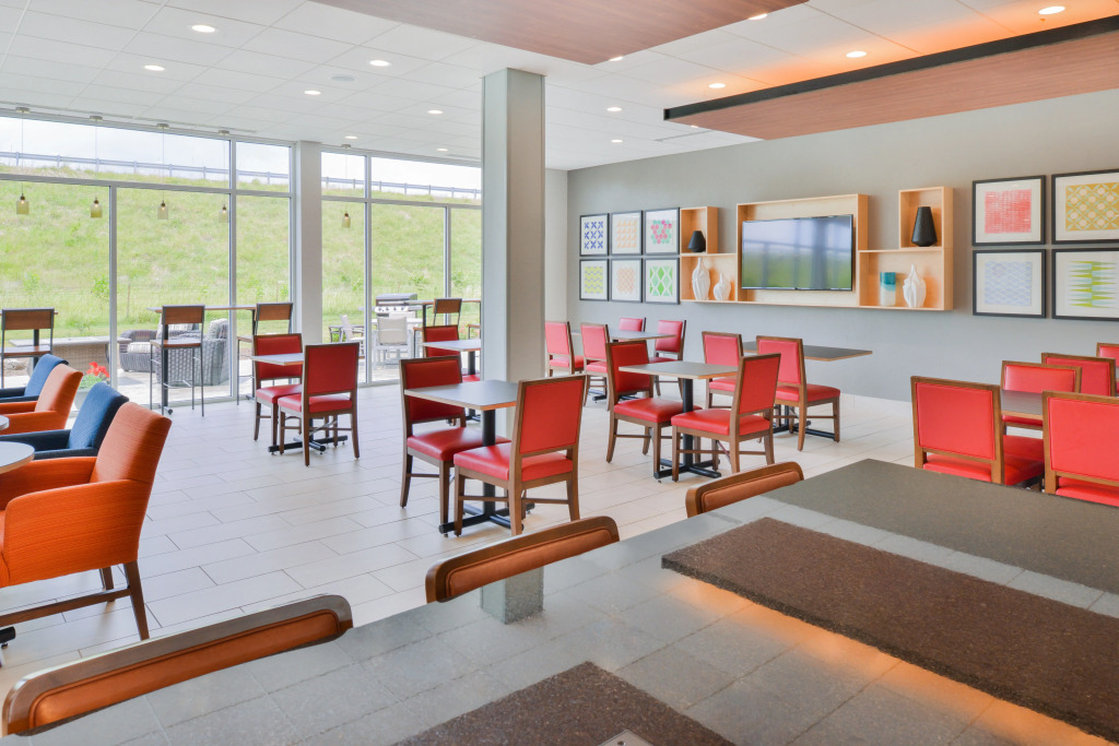 Holiday Inn Express & Suites Salem by IHG