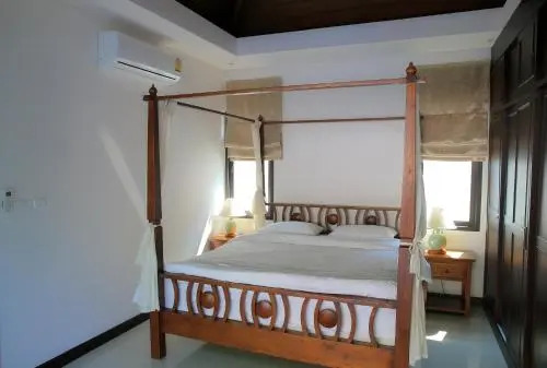 Naiharn Beach Villa