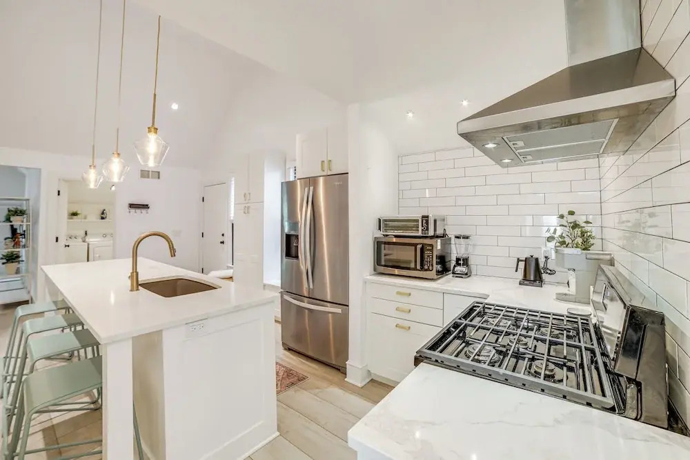 1 Mi to Dtwn Grand Rapids: Chic Condo w/ Balcony!