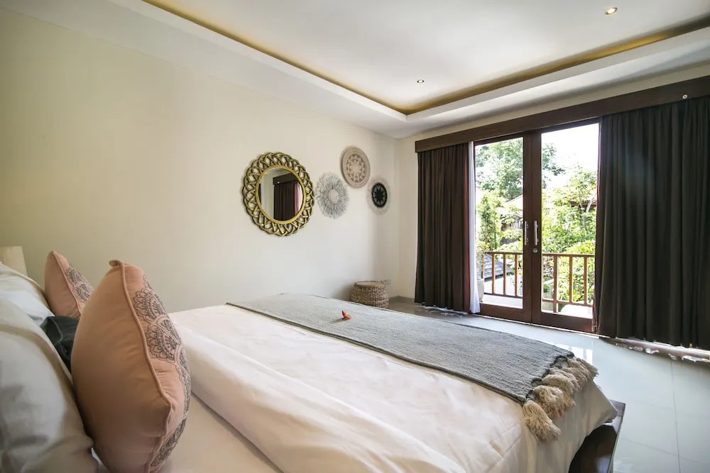 MariJo Villa