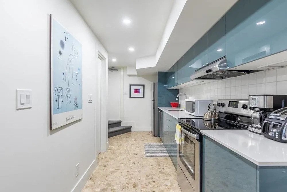 Newly Renovated 1BR Apt 1886
