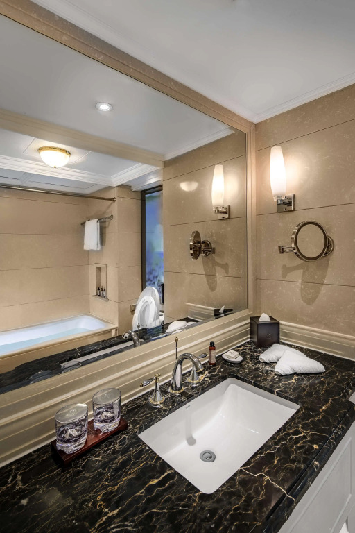 Kunming Green Lake Hotel