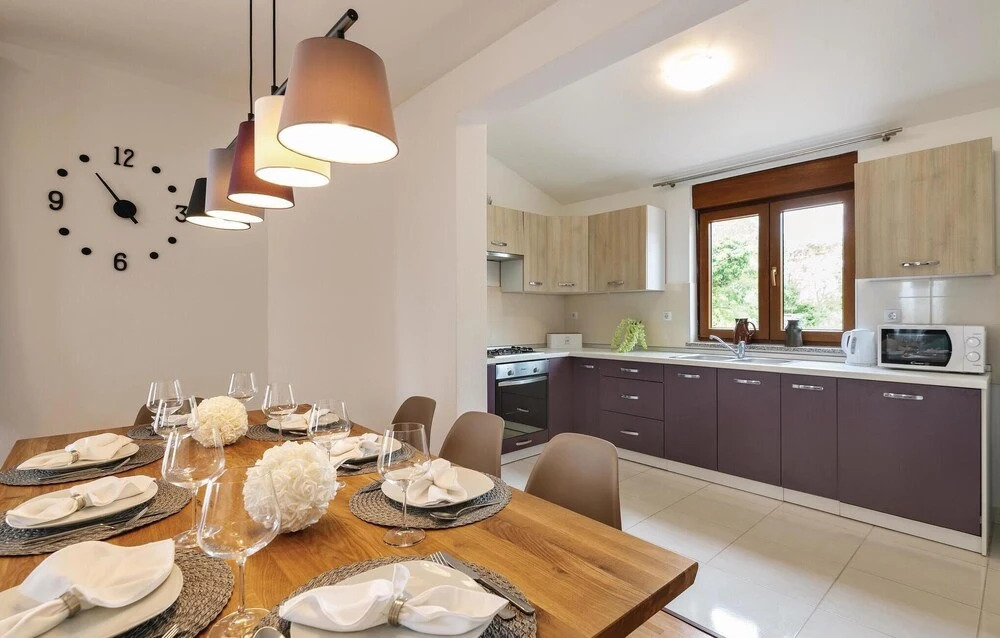 Beautiful Home In Krvavici