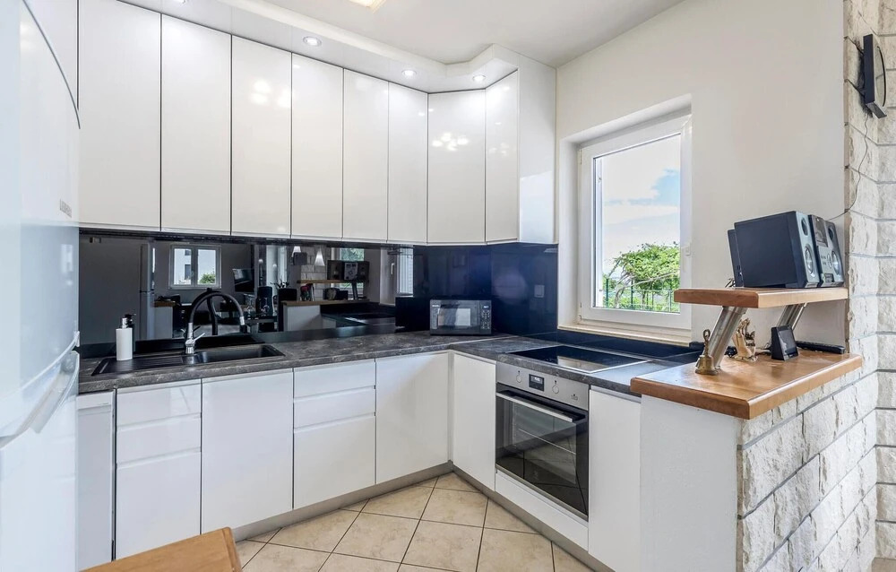 Amazing Home In Kastel Novi