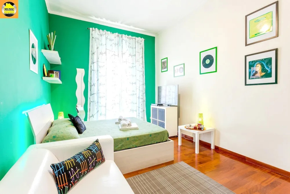 Apartment with 3 Bedrooms in Roma, with Wonderful City View And Wifi - 10 Km From the Beach