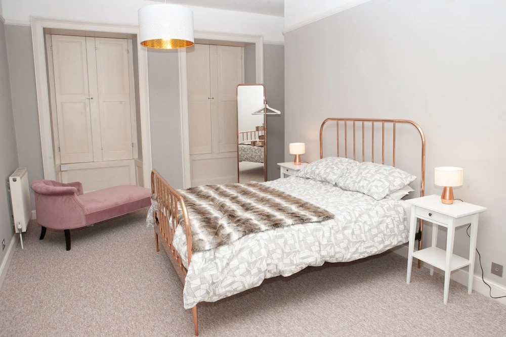 Elegant 1 Bedroom Georgian Flat in Bath