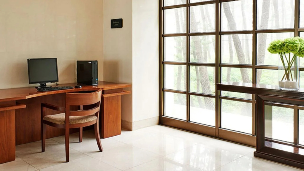 The Suites Hotel Naksan