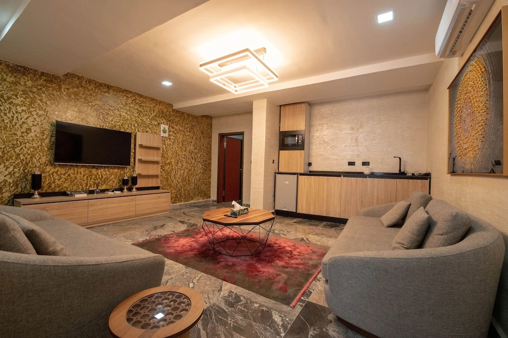 YANNA APARTMENT BY KHALIQUES