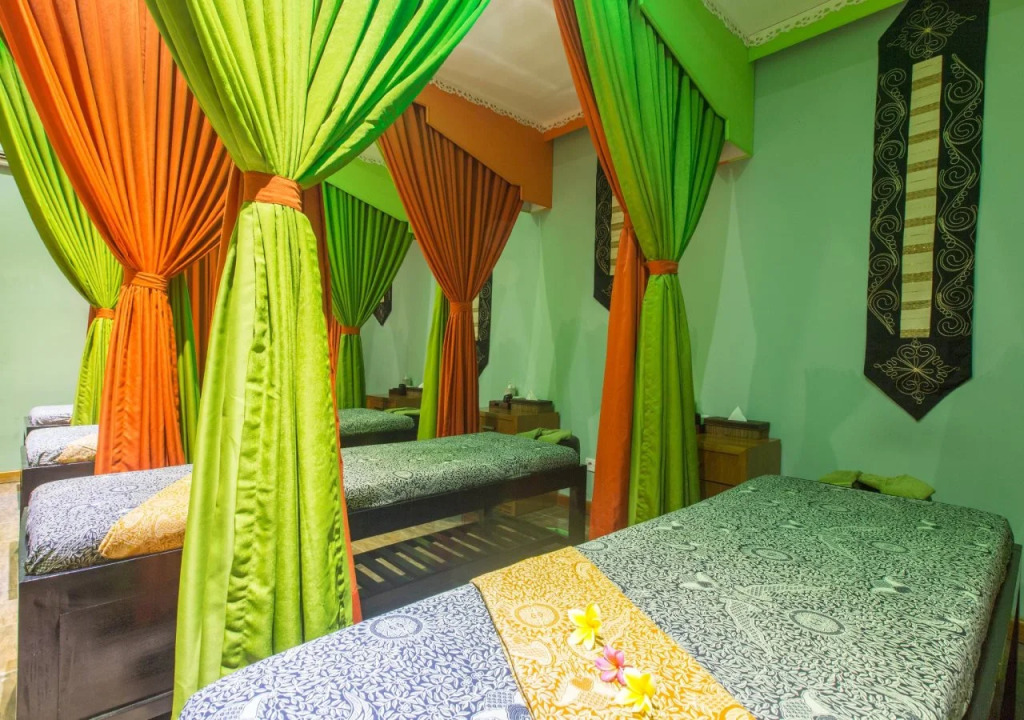 Bounty Hotel