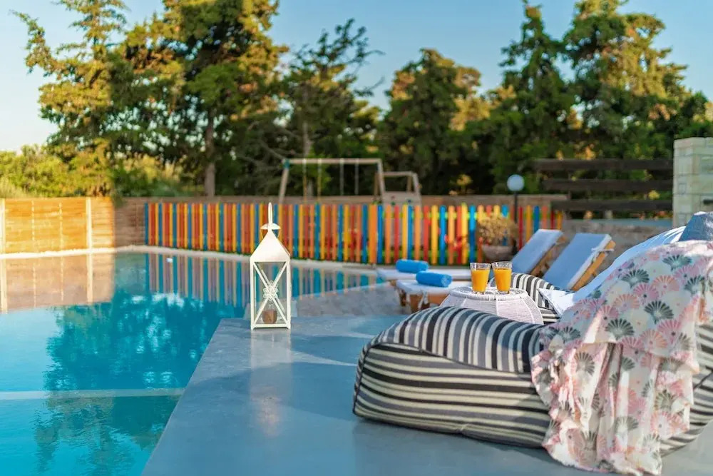Dreamcatcher Villa Outdoor Indoor Pool hot tub