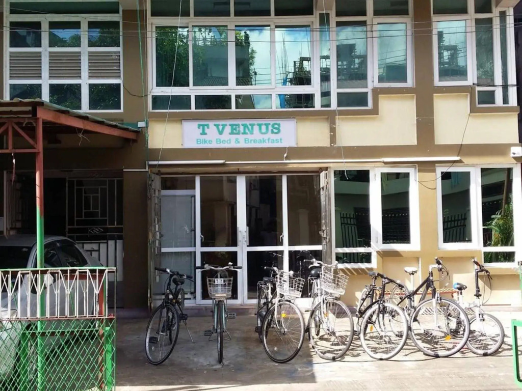 T Venus B N B