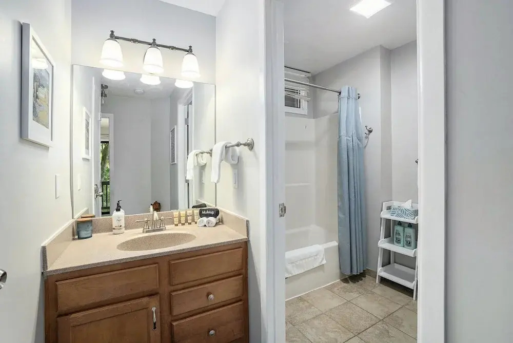 Stylish The Shores Condo Private Beach Wviews 5716