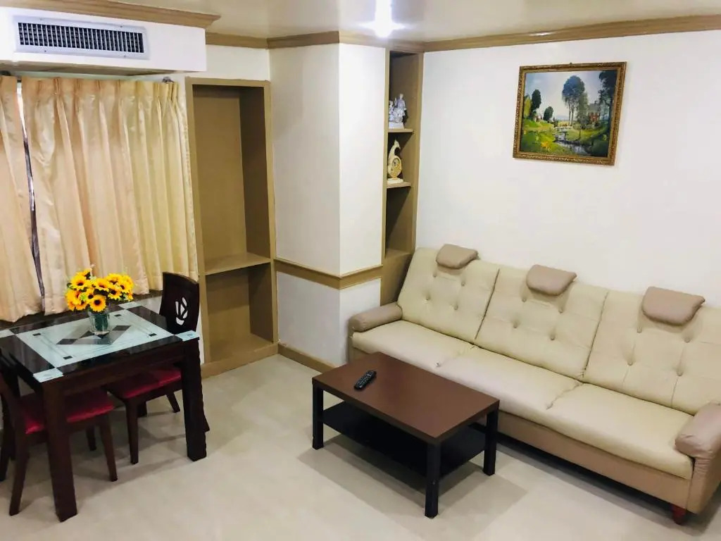 Spacious 1 Bed Room with Living Room Ekamai Thonglor Prime Area