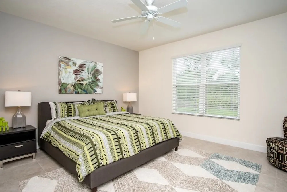 Stunning Modern Solterra 5 Bedroom/4 Bathroom Home