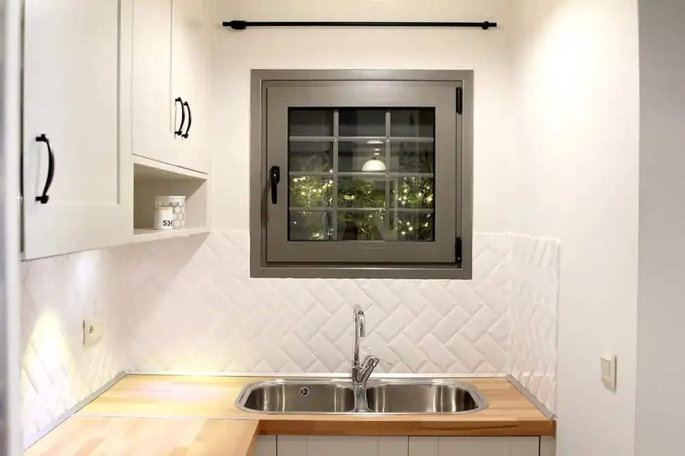 Stylish Flat Under Acropolis