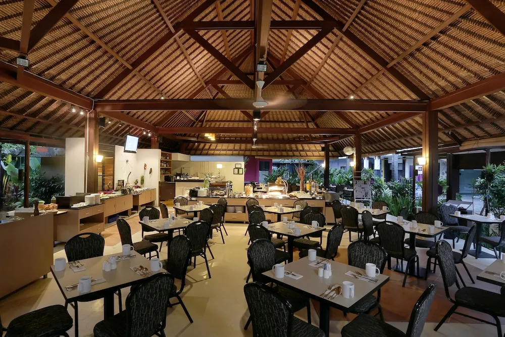 ZEN Rooms Kuta Sentral Parkir 1