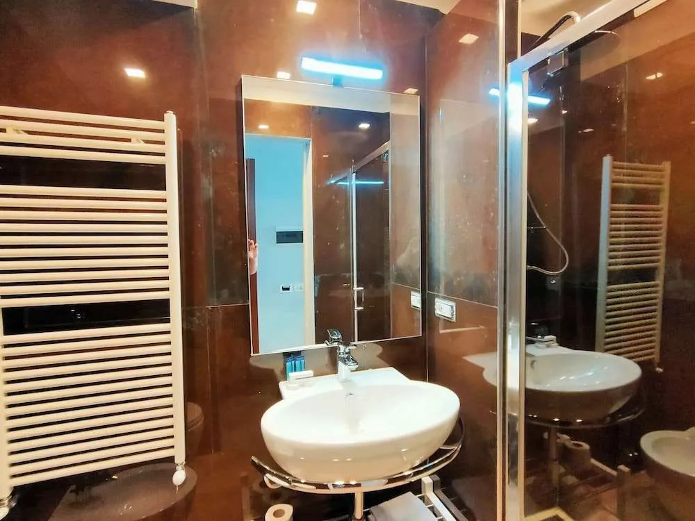 Flavia Suite